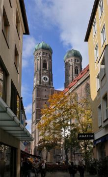 Фрауэен кирхен совсем недалеко от Мариенплац