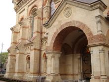 Кирха, боковой выход. Строительные работы ещё ведутся (Одесса и область)