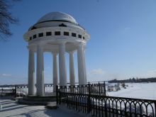 Ротонда на набережной реки Которосль - символ Ярославля (Золотое Кольцо России)