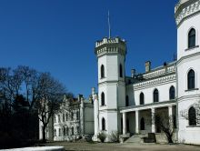 Дворец в готическом стиле в Шаровке