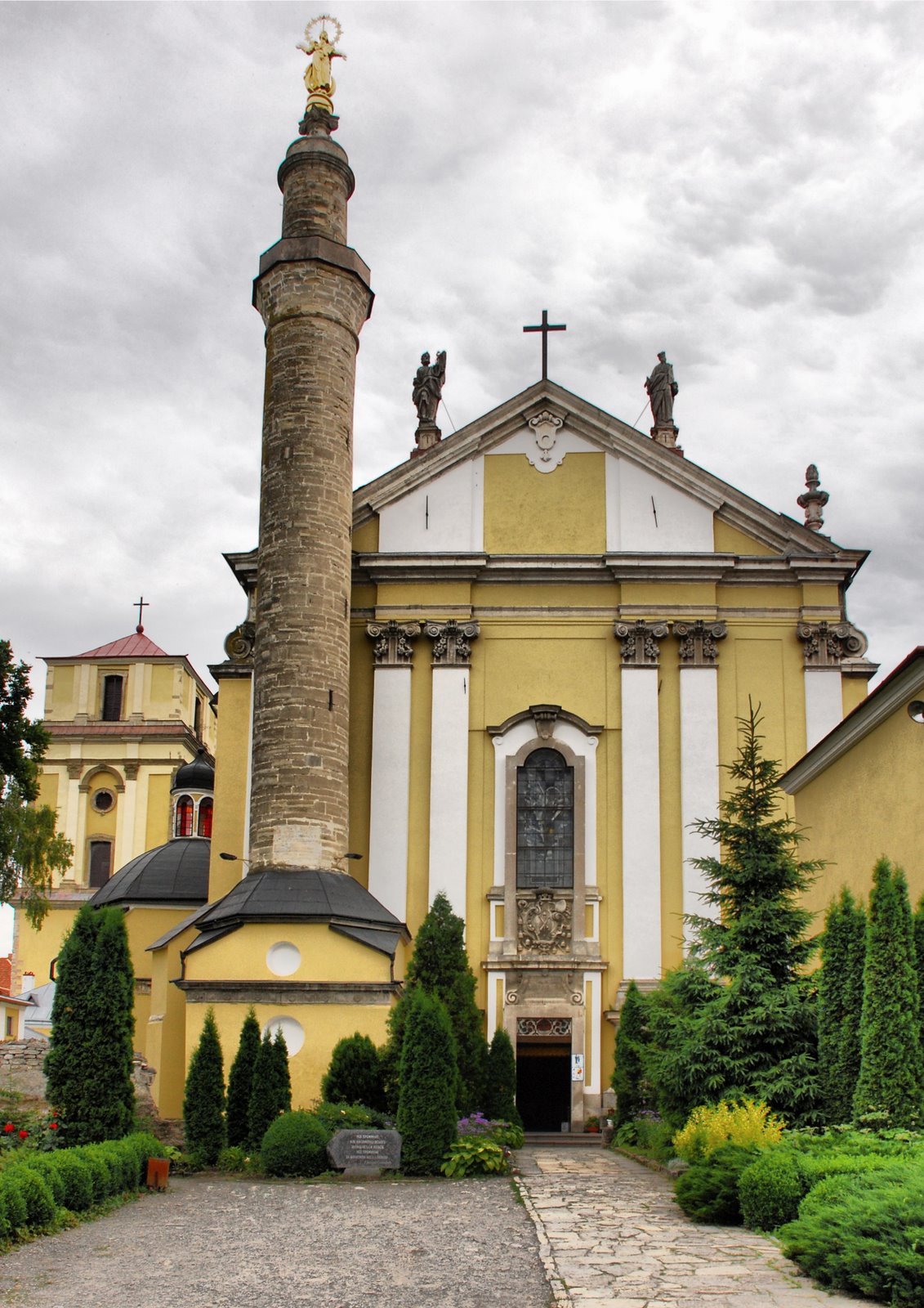 Фото достопримечательностей Каменец-Подольского: Костел Св. Петра и Павла в Каменец-Подольском