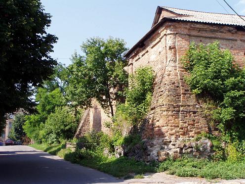 Фото достопримечательностей Каменец-Подольского: Стены иезуитского монастыря в Виннице