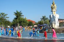 Фестиваль воды в Сишуанбаньна (Китай)