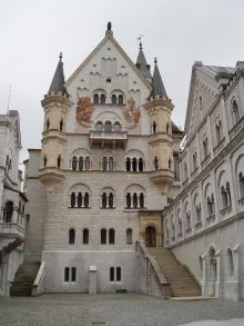 Внутренний двор замка Нойшванштайн