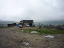 А это местная станция тех обслуживания, на окраине райцентра Турка. Все же лучше, чем ничего (Карпаты и Закарпатье)