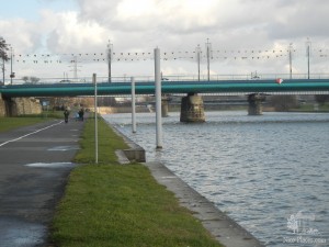 Набережная реки Висла в Кракове (Польша)