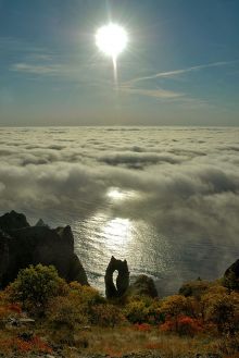 Облака совсем низко над морем (Крым)