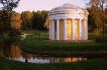 Павильон "Храм дружбы" в Павловском парке