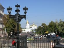Вид с Софиевской площади на Михайловский Златоверхий монастырь (Киев и область)