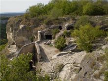 Комплекс оборонительных систем Чуфут-Кале (Крым)