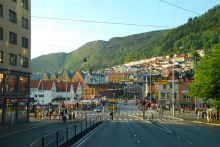 Берген. Вид при въезде в город (Страны Скандинавии)