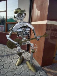 Стимпанковский музыкант у одного из кафе Херсона (Другие)