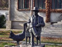 Памятник Фальц-Фейну - основателю заповедника Аскания-Нова (Другие)