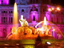 Фонтан на площади Сибелес.