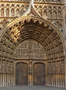 Портал собора девы Марии в Антверпене (Бельгия)