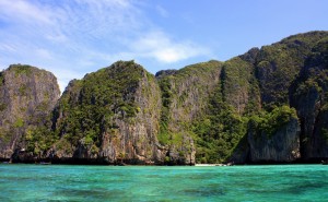 Неприступные и живописные скалы побережья Краби (Тайланд)