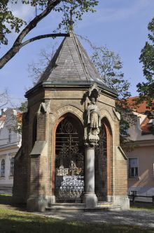 Готическая часовня у Каменных Ворот (Stone Gate) (Хорватия)