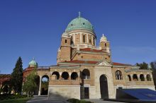 Храм на Мирогойском кладбище Загреба