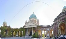 Входной ансамбль Мирогойского кладбища - аркада и храм (Хорватия)