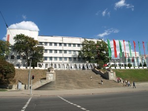 Университетская горка. Когда-то ступени вели к набережной реки. Потом так обмелело, что стало дорогой (Харьков и область)