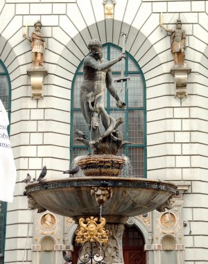 Фонтан Нептуна крупным планом (Польша)