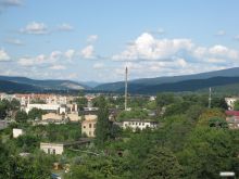 Вид на Ужгород сверху: очень зеленый город, окруженный Карпатами (Ужгород)