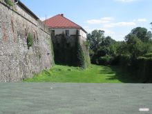 Защитные стены замка (Ужгород)