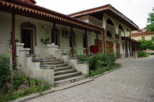 Внутренние помещения Бахчисарайского дворца. Лестница (Крым)