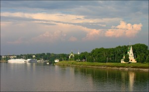 Храмы Углича на берегу Волги (Золотое Кольцо России)