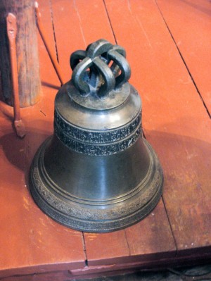 Старый колокол в Угличе (Золотое Кольцо России)