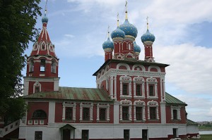 Фасад церкви на месте убийства царевича Дмитрия (Золотое Кольцо России)