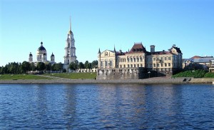 Вид на Рыбинск со стороны Волги