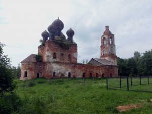 Руины Богоявленской церкви (Золотое Кольцо России)