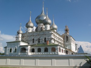 Восстанавливаемый старинный храм (Золотое Кольцо России)