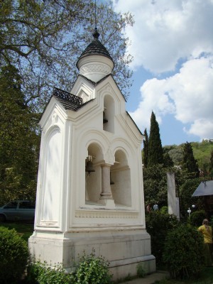 Колокольня в Ливадийском дворце (Крым)