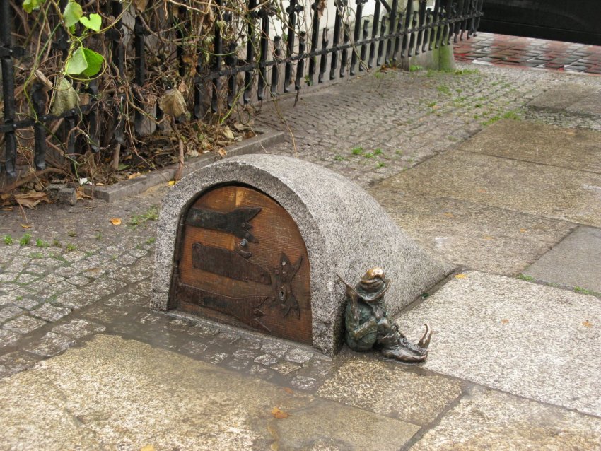 Фото достопримечательностей Польши: Воин Галабардник &mdash; один из символов Вроцлава