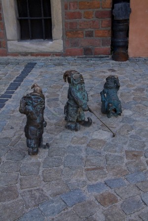 Три вроцлавских гнома-инвалида - Слепой, Глухой и Безногий (Польша)