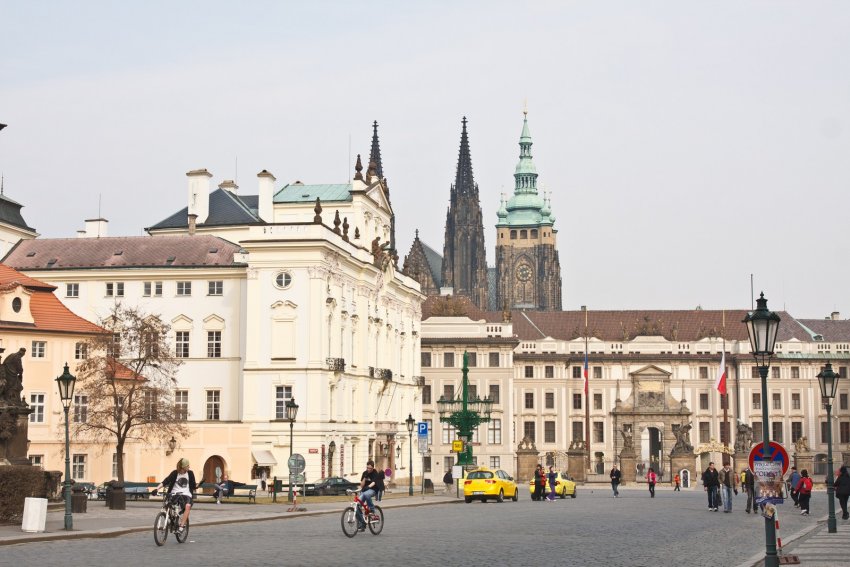 Фото достопримечательностей Чехии: Вид на Градчанскую площадь