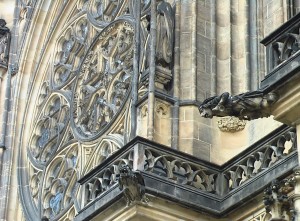 Детали лепки на главном фасаде собора Св. Вита (Чехия)