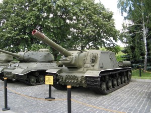 Танки в открытой части экспозиции Музея Великой Отечественной войны (Киев и область)