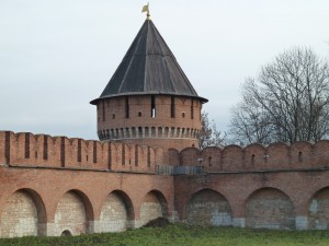 Стены Тульского кремля, вросшие в землю (Европейская часть России)