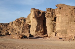 Соломоновы Столпы на территории национального парка Тмина (Израиль)