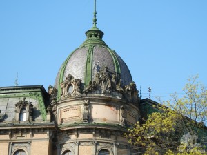 Сидящая Статуя Свободы на куполе бывшего Галицкого банка (Львов и область)
