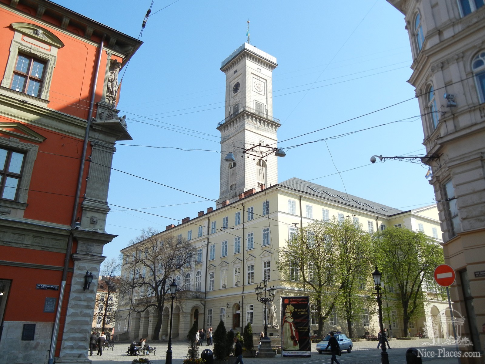 Фото достопримечательностей Львова: Ратуша на площади Рынок