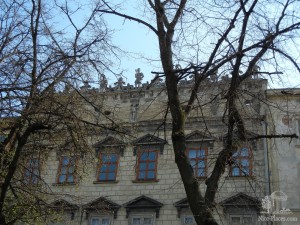 Каменица Корнякта на площади Рынок (1580 г) (Львов и область)