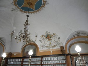 Внутри Музей-Аптеки. Роспись потолка (Львов и область)