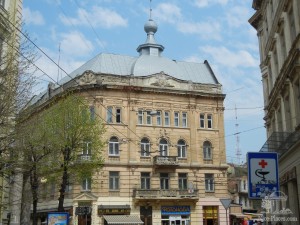 Красивое и величественное здание (Львов и область)