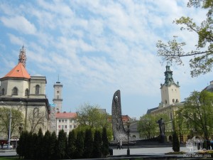 Проспект Свободы: костел Св. Петра и Павла, памятник Шевченко, Кафедральный Успенский собор Львова