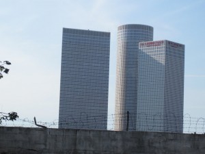 Азраэли-Центр - три самых высоких небоскреба Тель-Авива (Израиль)