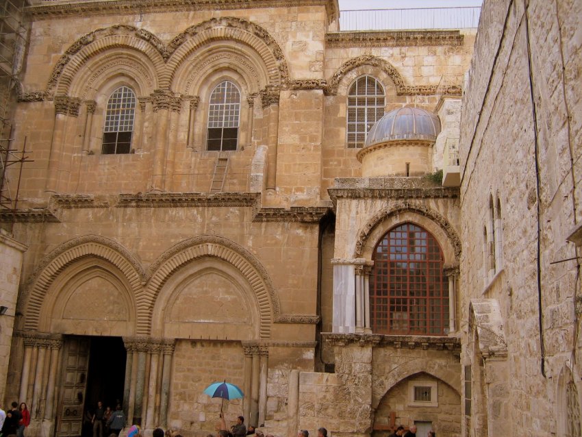 Фото достопримечательностей Израиля: Фасад Храма Гроба Господня